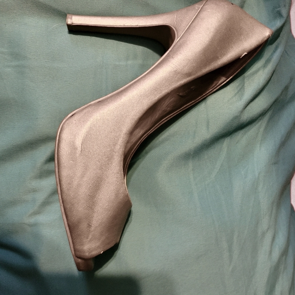 Gold/pewter heels